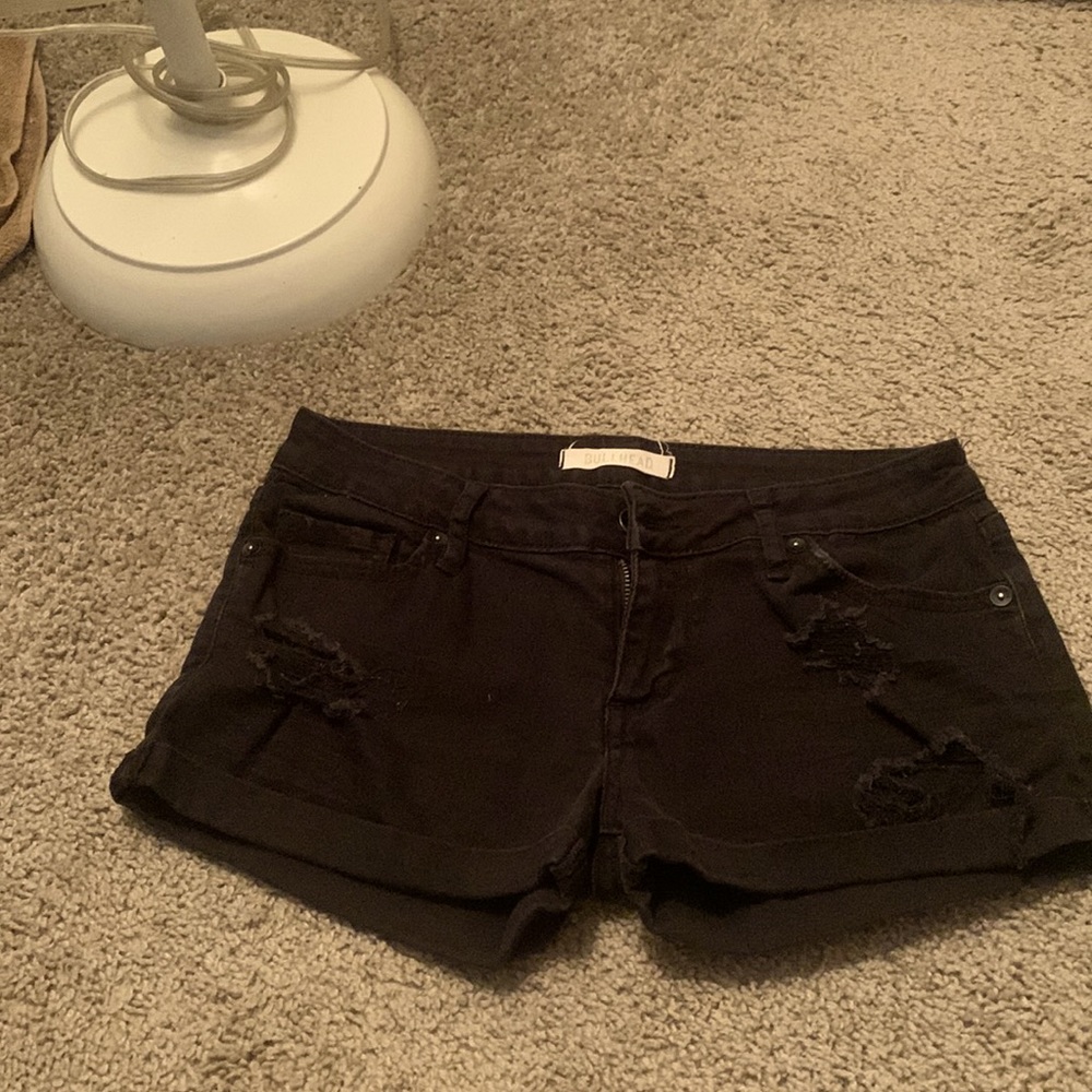 black shorts comfy with a t shirt